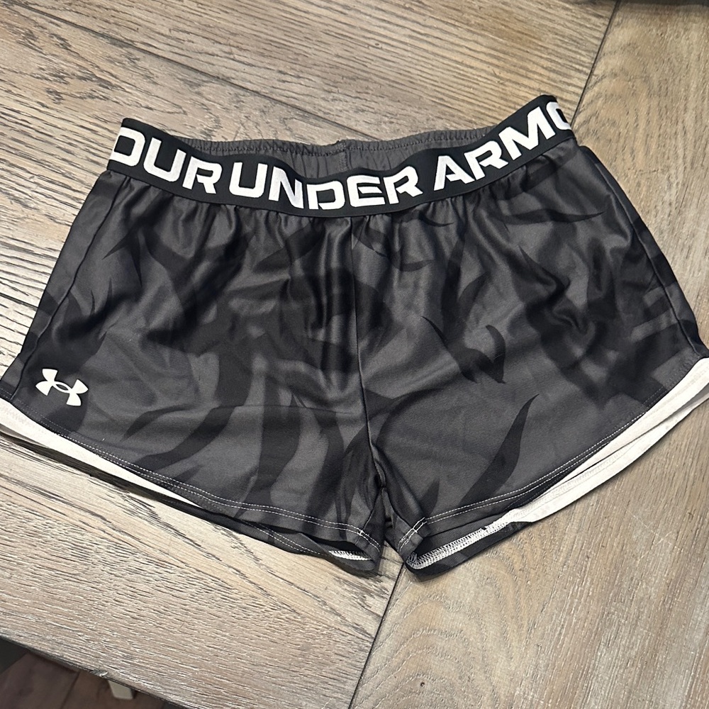 Under Armour Girls Black and Gray Design Shorts